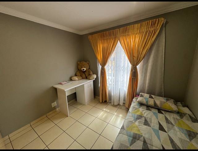 4 BEDROOM FREEHOLD FOR SALE IN SUNAIR PARK